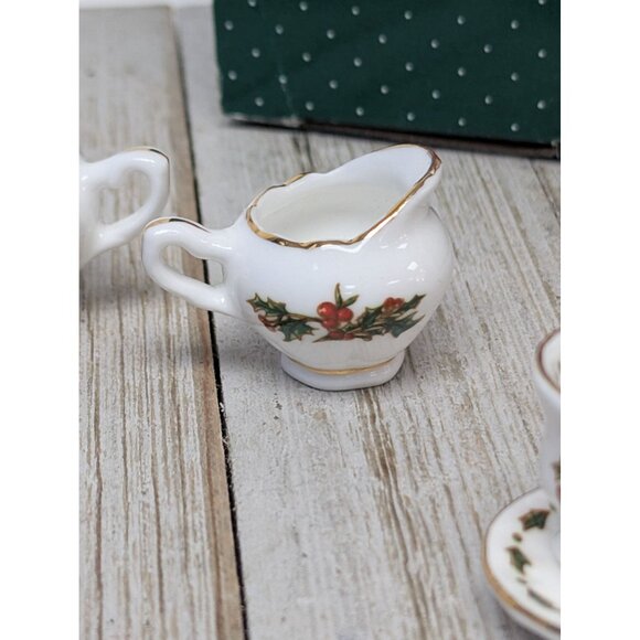 A Cup Of Christmas Tea Mini Vintage Tea Set Bone China in Box CT133 1995 - Picture 9 of 13